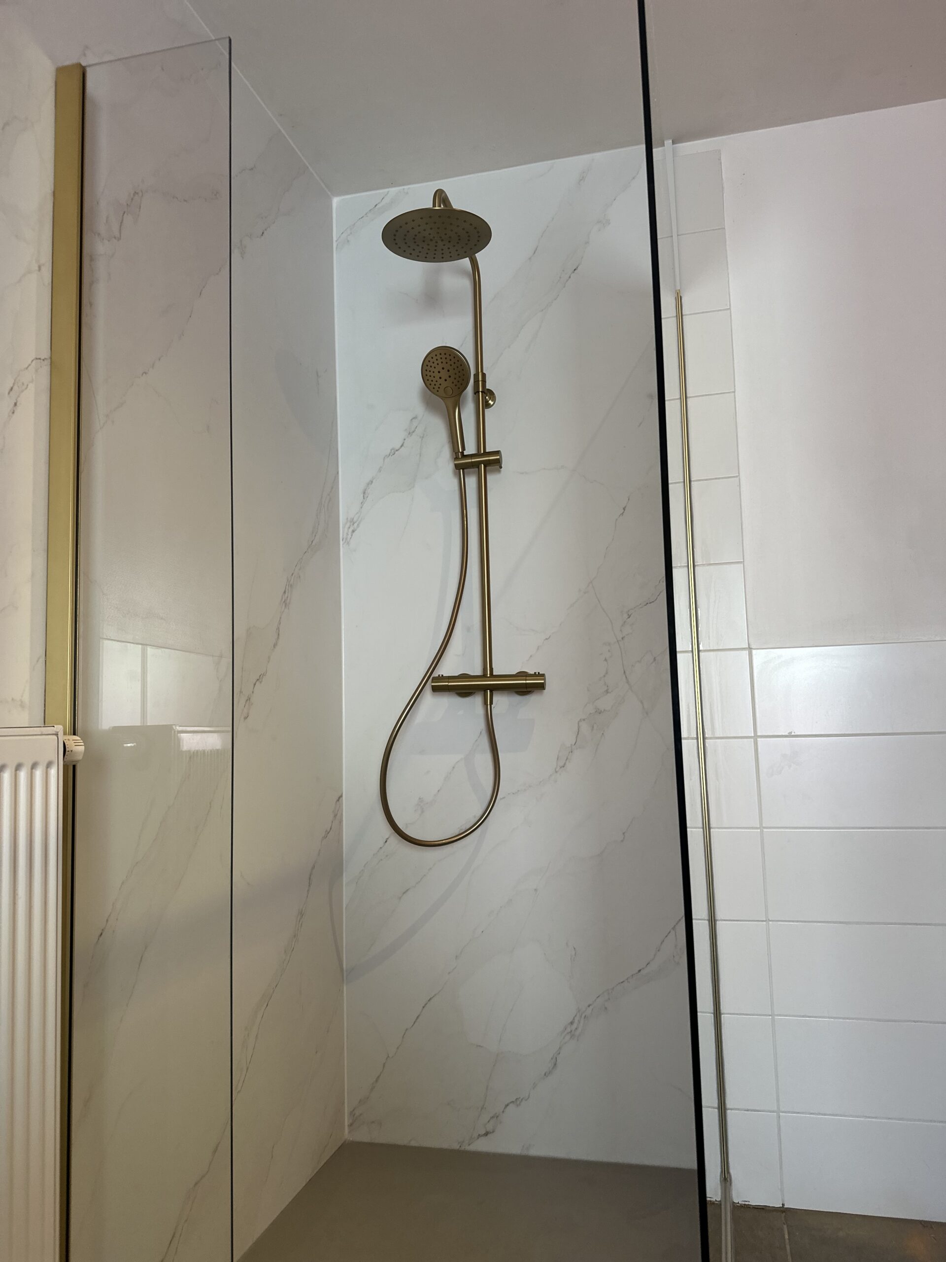 Badkamer met wandpanelen Warpy Projects